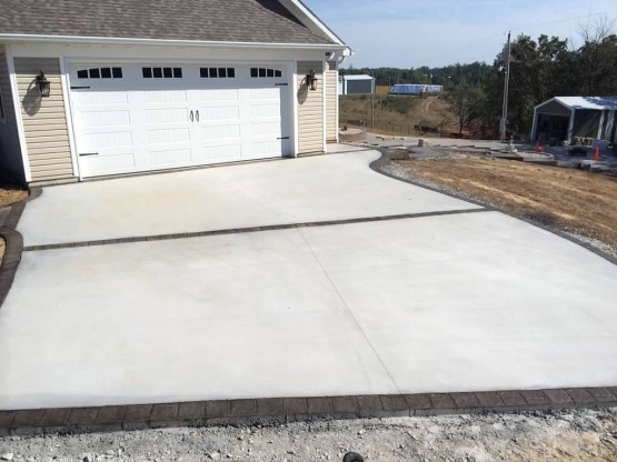 residential concrete driveway