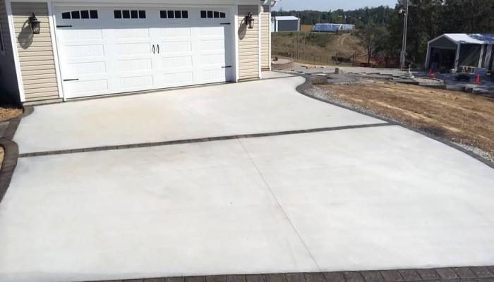 residential concrete driveway